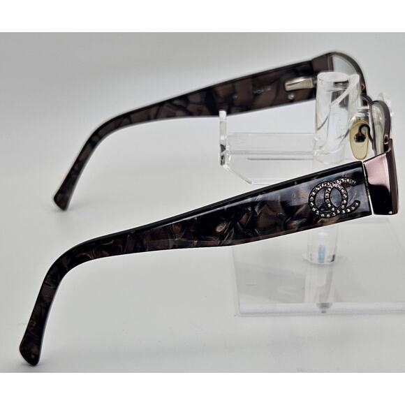 Oleg Cassini OC0132 200 ITM Sunglasses Brown Marble Rhinestone Logo 51-18-140 K6 main image 4